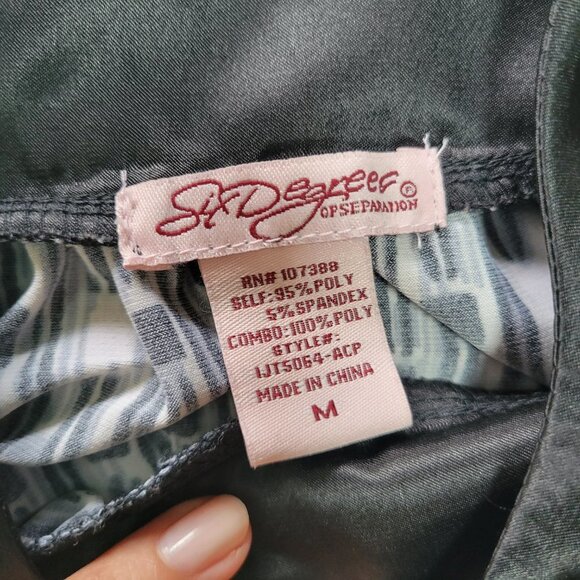 Six Degrees of Separation Tank Top - Size Medium - Picture 4 of 8